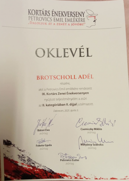 Brotscholl_Adel-_oklevel_FB_IMG_1744008266975